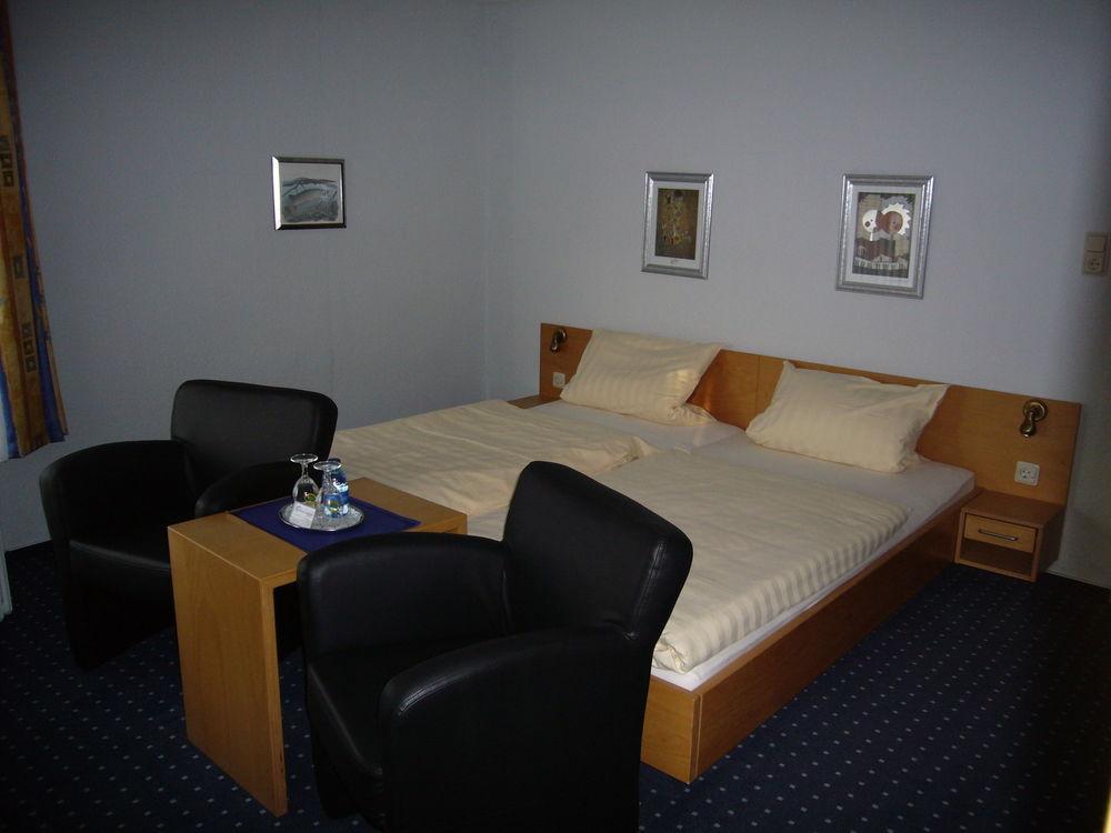 Hotel Am Ceresplatz 만더샤이트 외부 사진